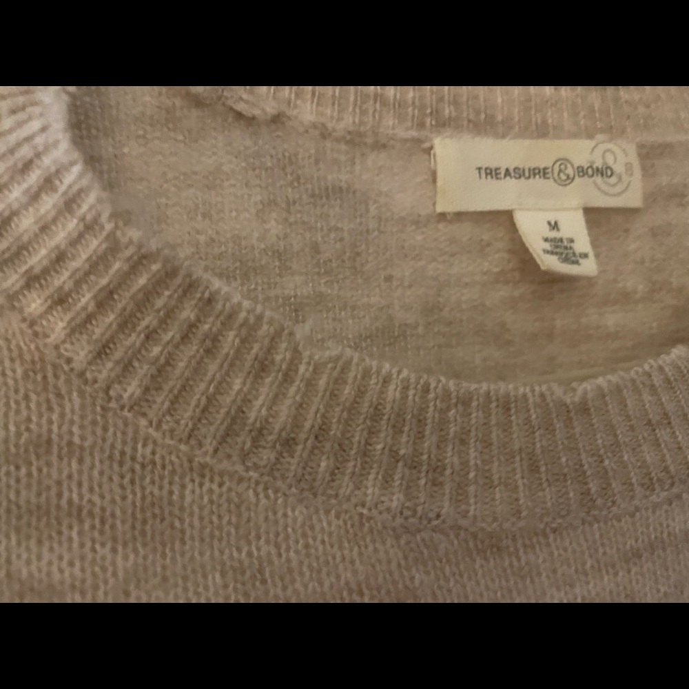 Treasure & Bond Distressed Sweater-like new - Picture 3 of 5